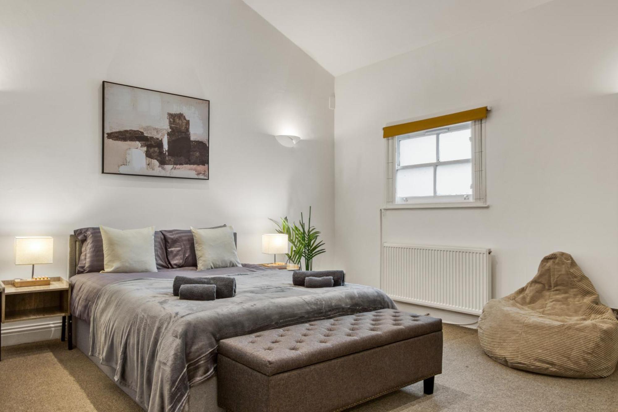 Appartamento Vibrant 2-bed By Bow Londra